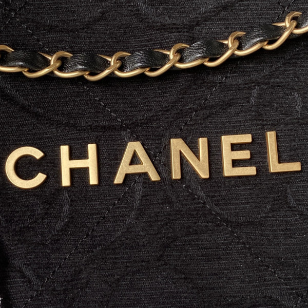 CL 22 SMALL HANDBAG