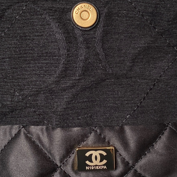 CL 22 SMALL HANDBAG