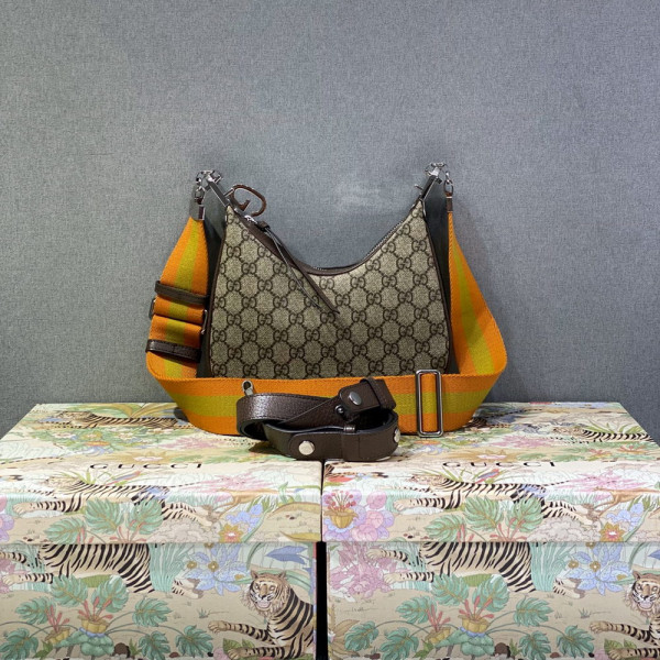 G*u*i attache small shoulder bag