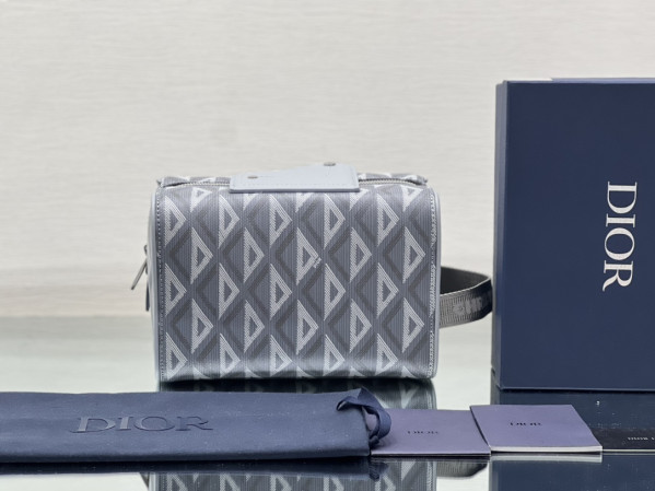 D*or lingot toiletry bag