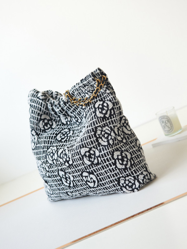 CL 22 HANDBAG