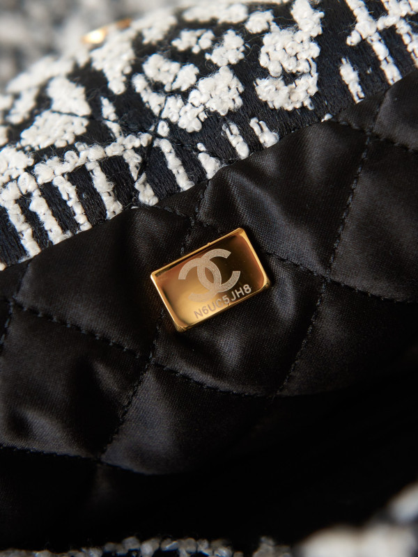 CL 22 HANDBAG