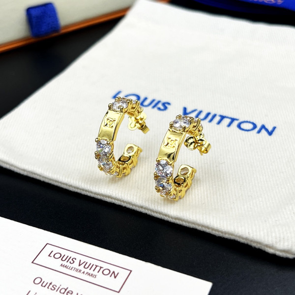 l**is V*t*n earrings
