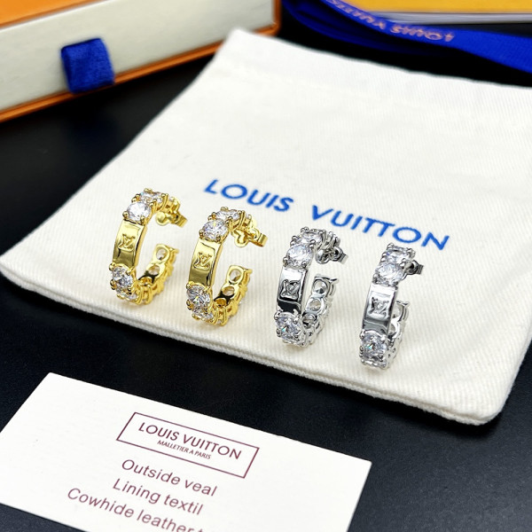 l**is V*t*n earrings