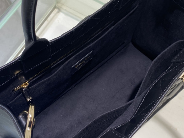 medium D*or book tote-36.5*28*17.5cm