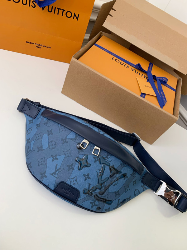 l**is V*t*n discovery bumbag