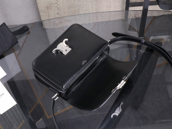 Ce**e teen triomphe bag