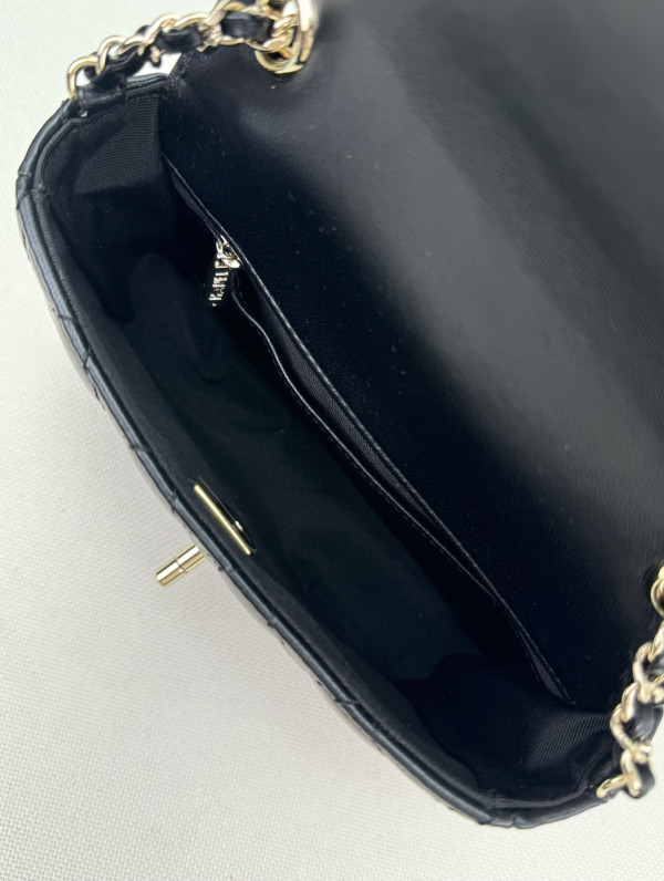CL MINI FLAP BAG