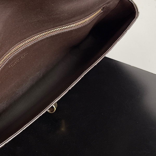 Bo*te*ga ve*ne*ta long clutch andiamo with handle