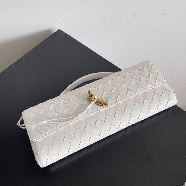 Bo*te*ga ve*ne*ta long clutch andiamo with handle