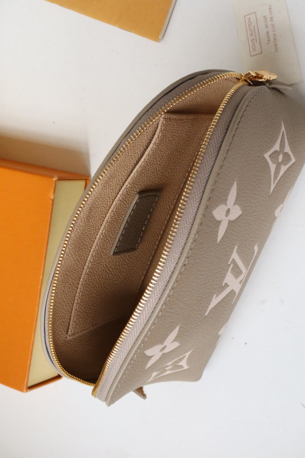 l**is V*t*n cosmetic pouch