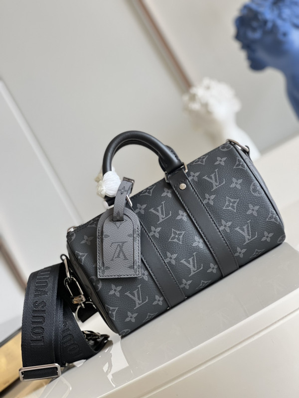 l**is V*t*n speedy p9 bandoulière 25