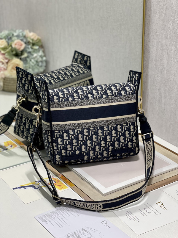 D*or oblique D*orcamp messenger bag