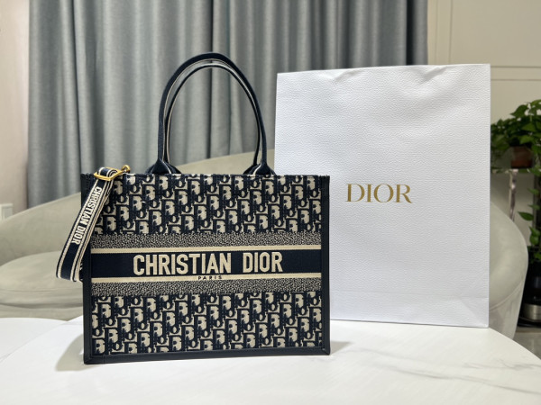 D*or oblique book tote-36×16×27cm