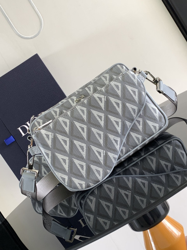 D*or saddle triple pouch