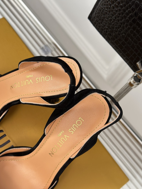 l**is V*t*n heels
