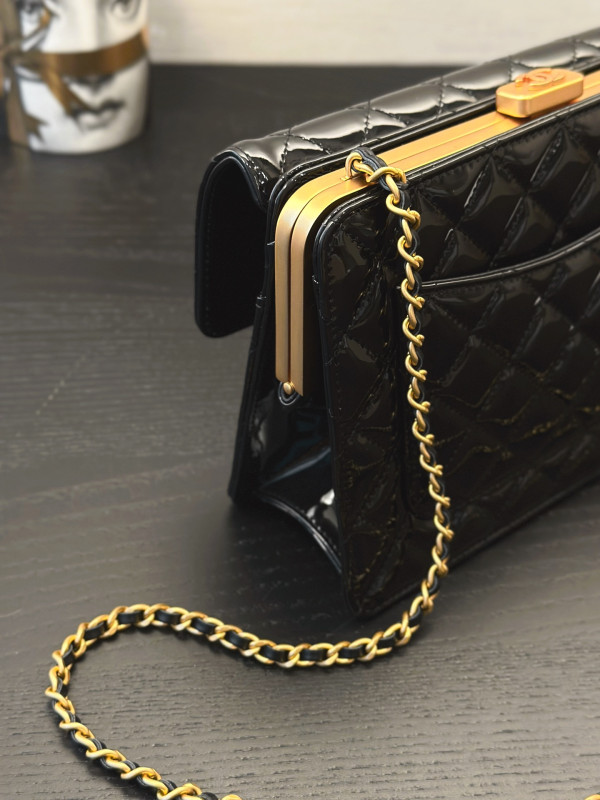 CL FLAP BAG