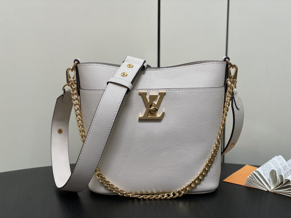 l**is V*t*n lock and walk - 20 x 20.5 x 12cm