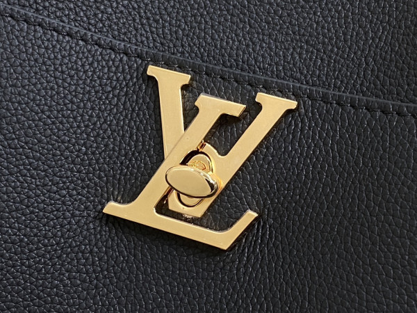 l**is V*t*n lock and walk - 20 x 20.5 x 12cm