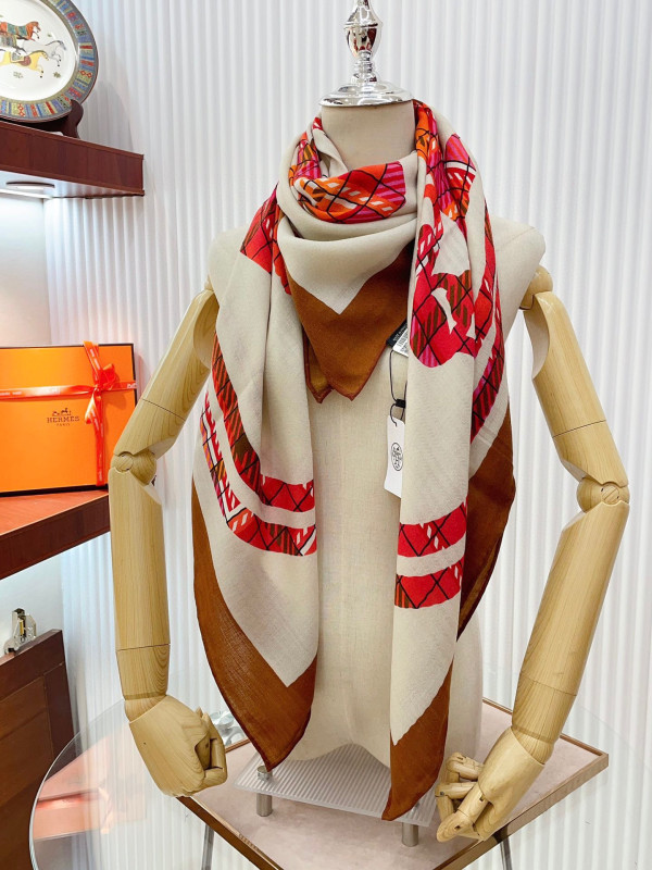 H**mes scarf