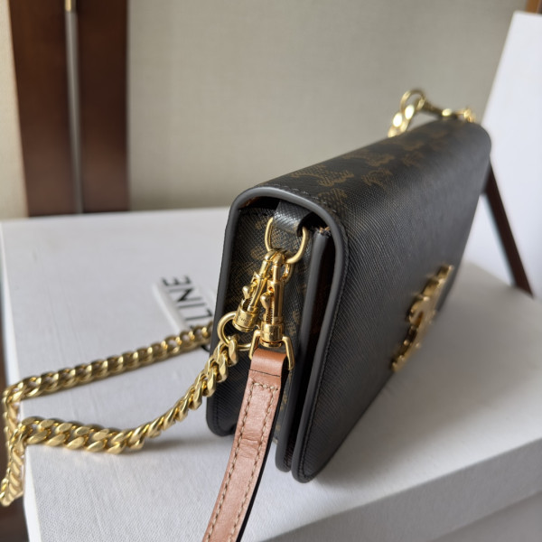 Ce**e chain shoulder bag triomphe