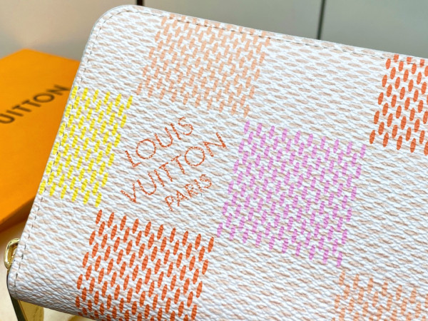 l**is V*t*n zippy wallet-19.5*10.5*2.5 cm