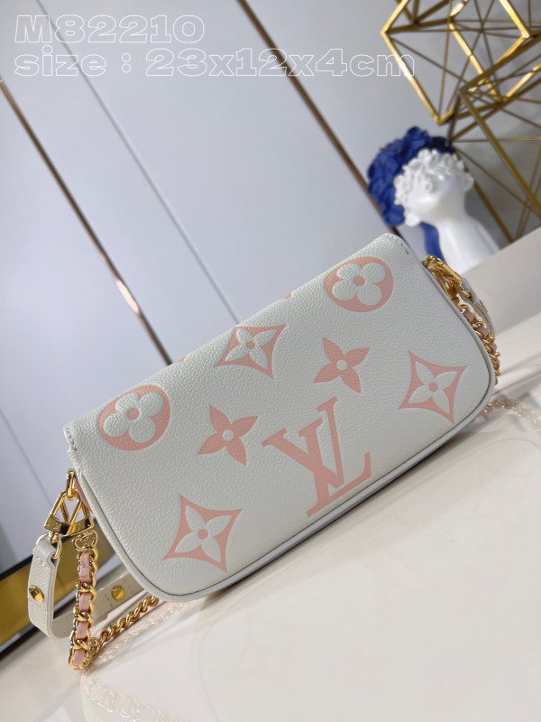 l**is V*t*n wallet on chain ivy-23.5*12*4.3cm