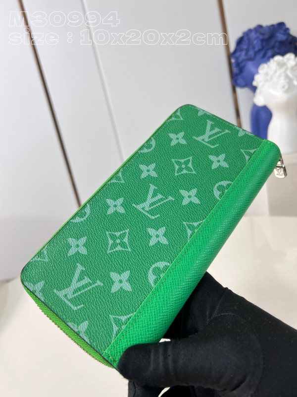 l**is V*t*n zippy wallet-10*20*2 cm