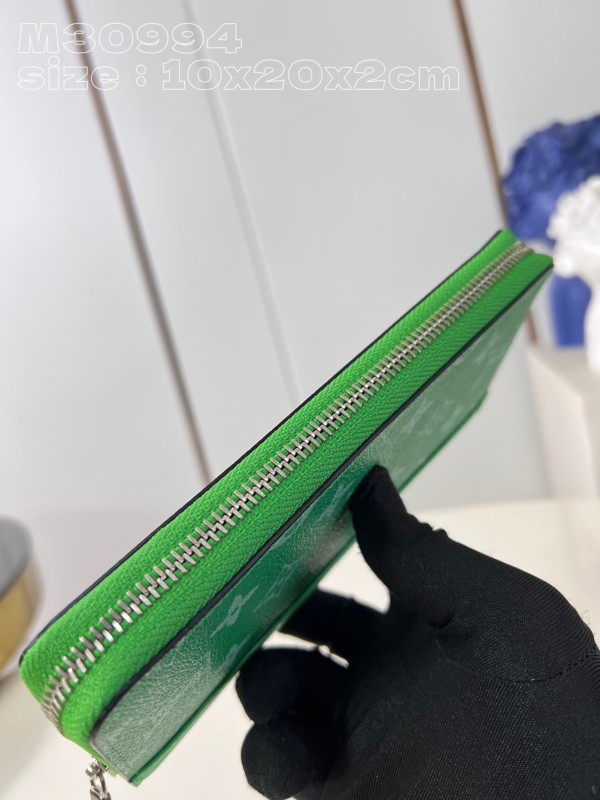 l**is V*t*n zippy wallet-10*20*2 cm