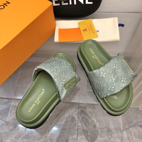 l**is V*t*n pool pillow comfort mule