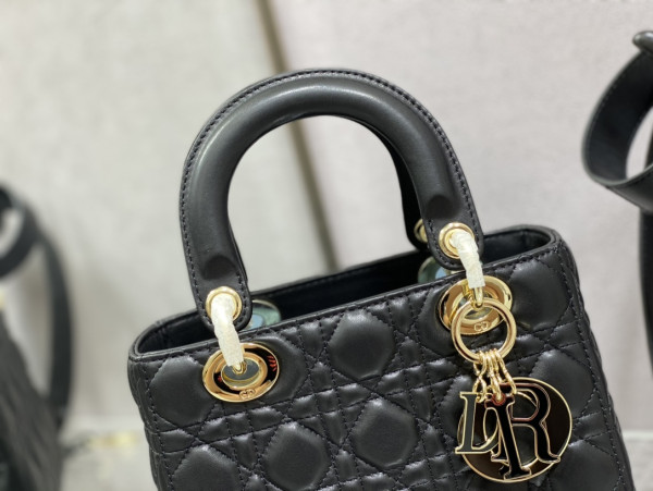 lady D*or - 20cm