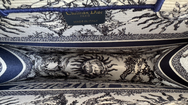 medium D*or book tote-36*18*28cm