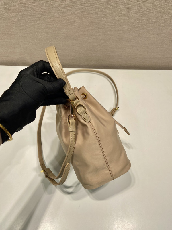 Pra*a bucket bag-15.5*19.5*10cm