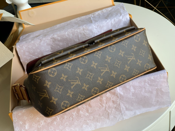 l**is V*t*n vintage bag-32*10*20cm
