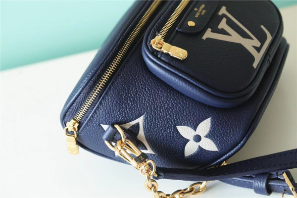 l**is V*t*n mini bumbag-17-12-9.5cm