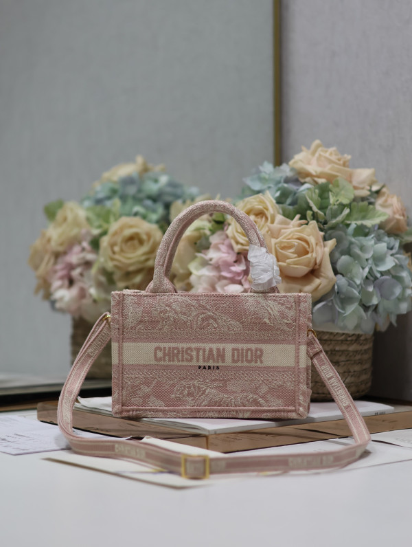 D*or mini book tote-21.5*13*7.5cm
