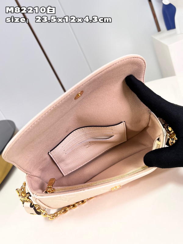 l**is V*t*n wallet on chain ivy-23.5*12*4.3cm