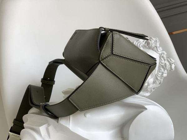 LOEWE PUZZLE BAG-18*12*7.5CM