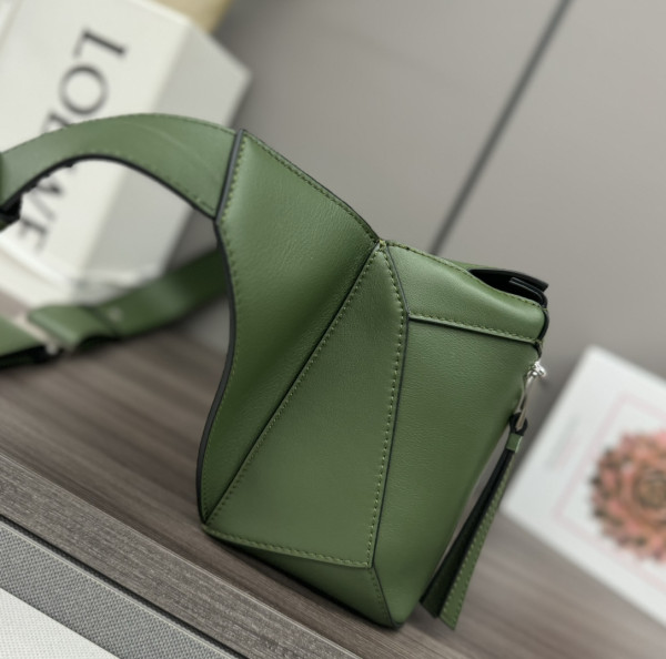 LOEWE Small Puzzle Bumbag-24*16*10.5cm