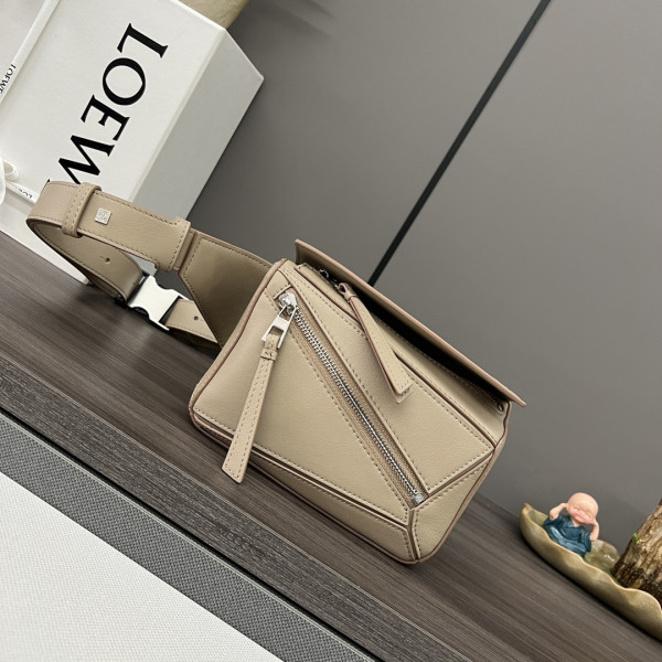 LOEWE PUZZLE BAG-18*12*7.5CM