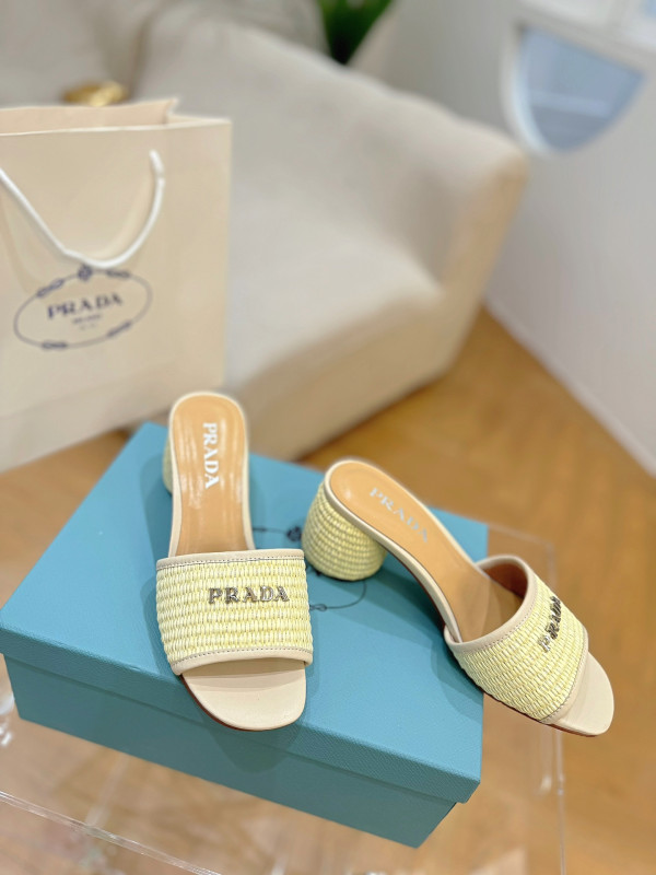 Pra*a sandals