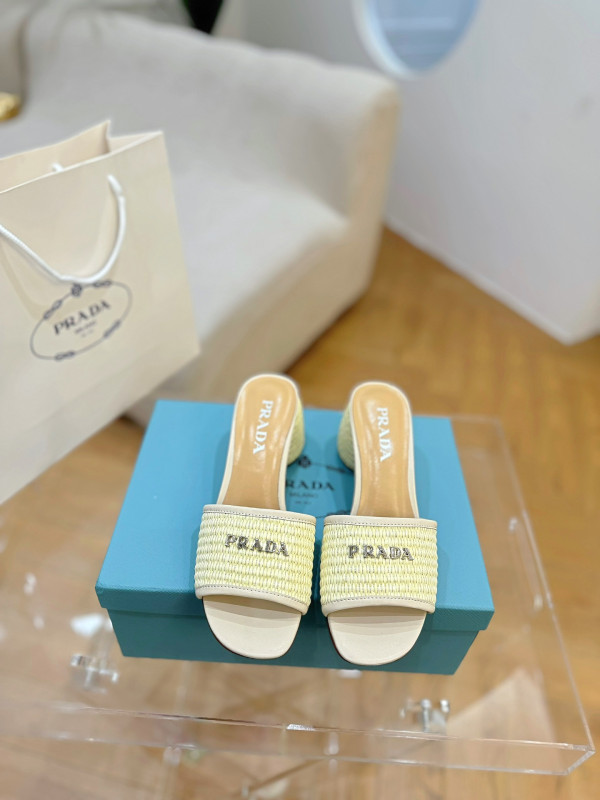 Pra*a sandals