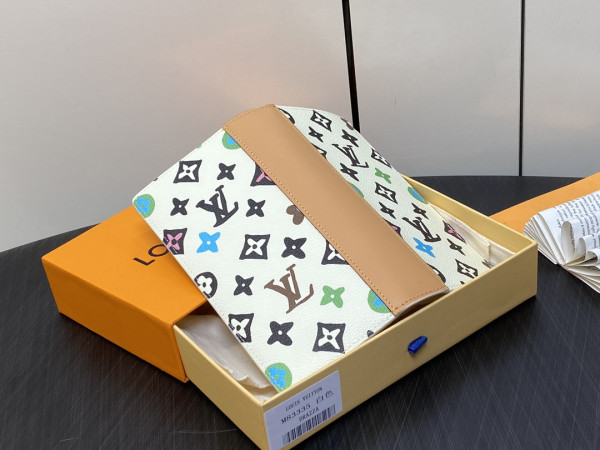 l**is V*t*n brazza wallet-10*19*2cm