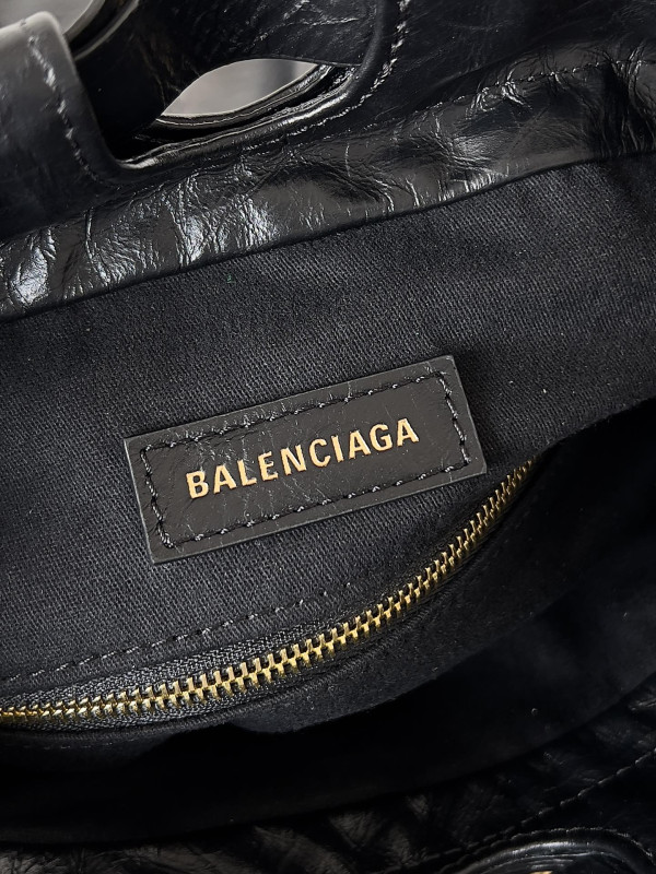 Ba*len*cia*ga crush tote-23.9*25.9*9.9cm