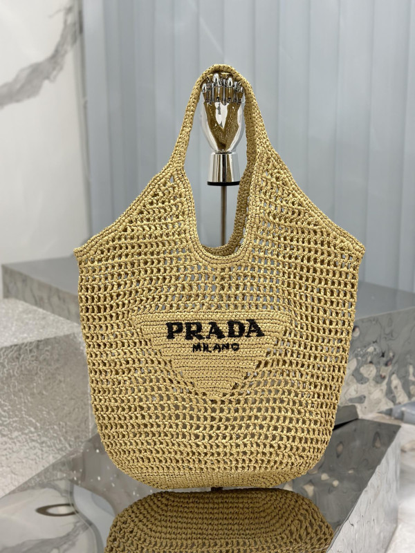 Pra*a crochet tote bag