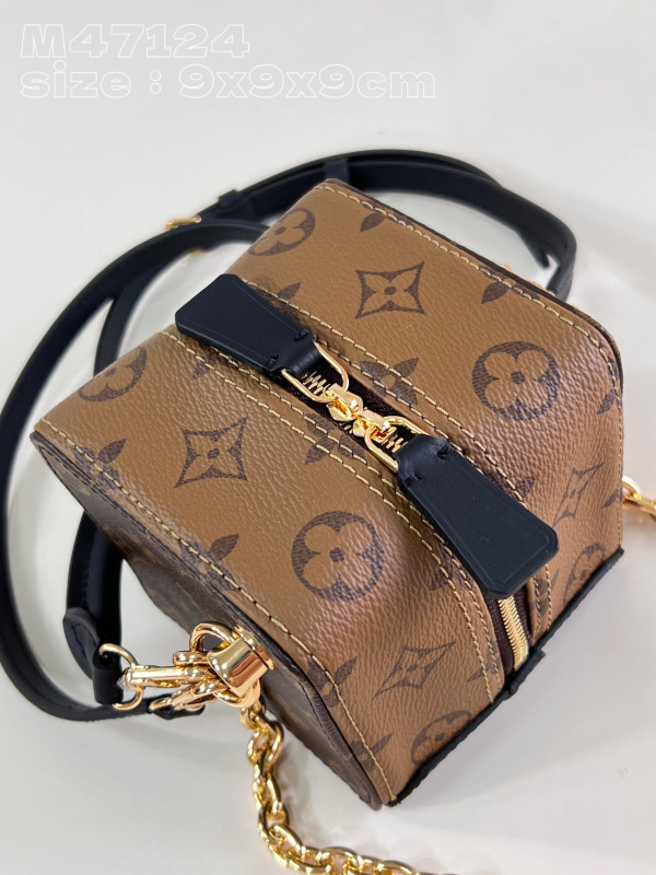 l**is V*t*n dice bag-9.5*9.5*9.5cm