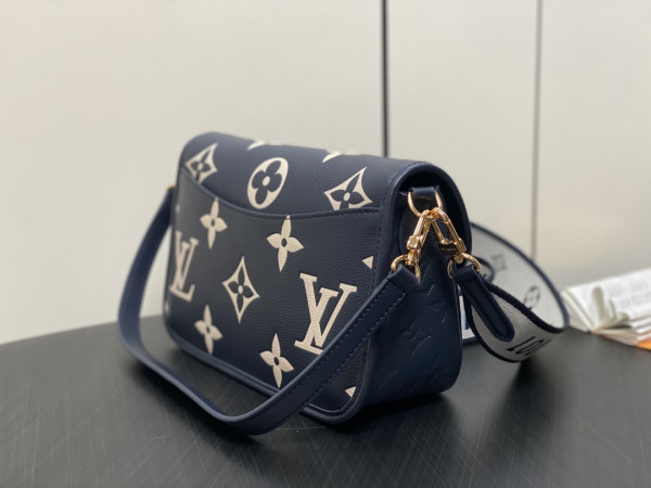 l**is V*t*n nano diane-24*15*9 cm