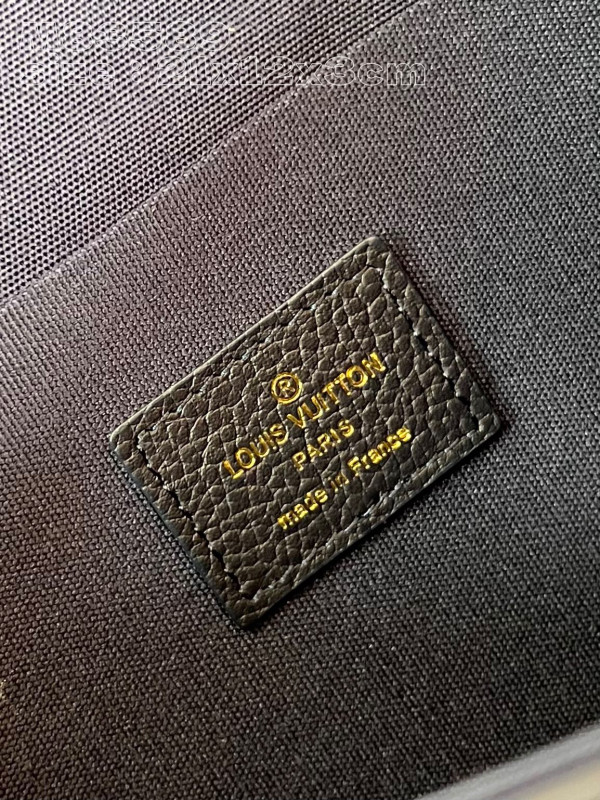 l**is V*t*n pochette fÉlicie