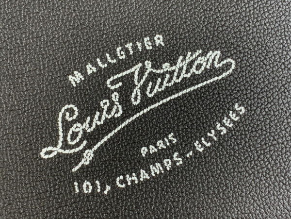 l**is V*t*n onthego mm-35*27*14cm