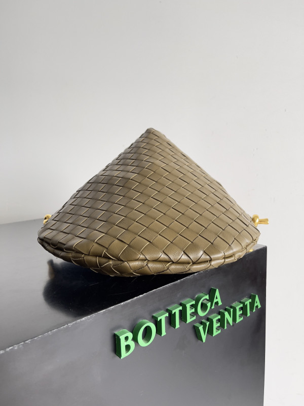 Bo*te*ga ve*ne*ta medium solstice shoulder bag